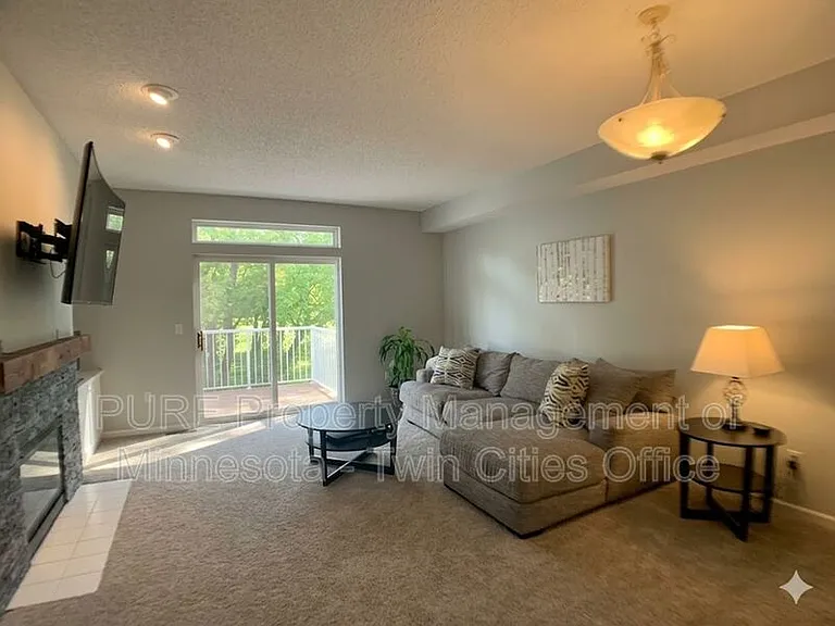 2245 Creekside Ct — Photo 4