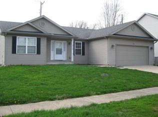 315 Waterford Estates Dr, Bloomington, IL