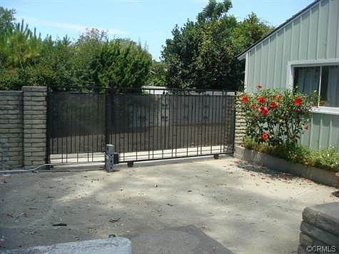 4th image of 3865 Palos Verdes Dr N