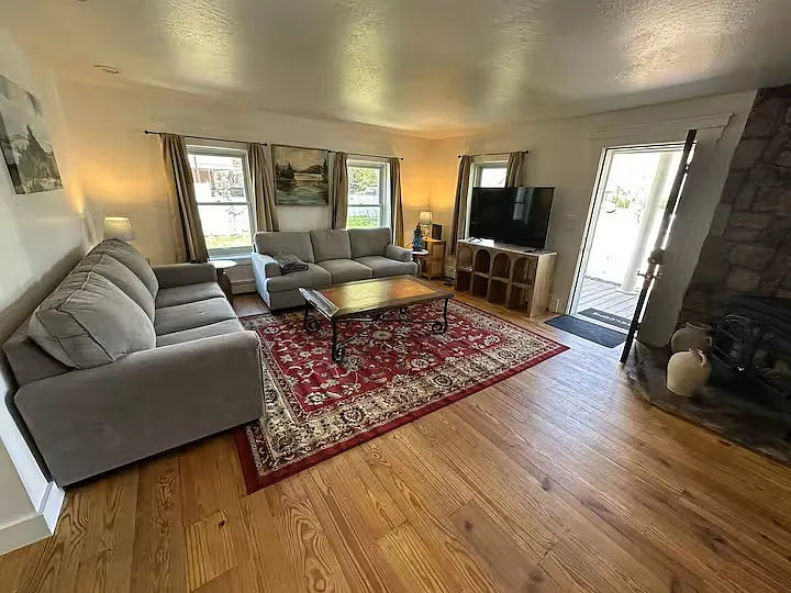 288 E Center St — Photo 13