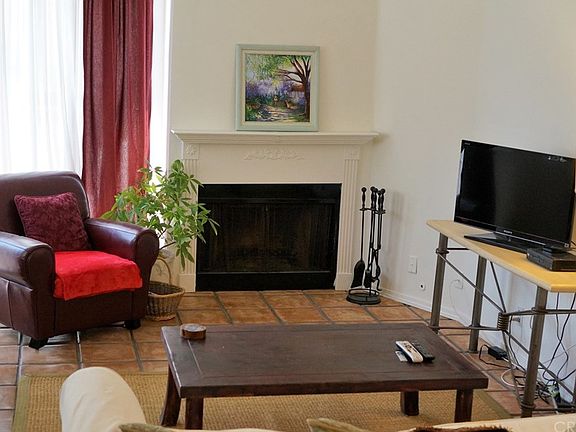 5th image of 10921 Morrison St APT 1