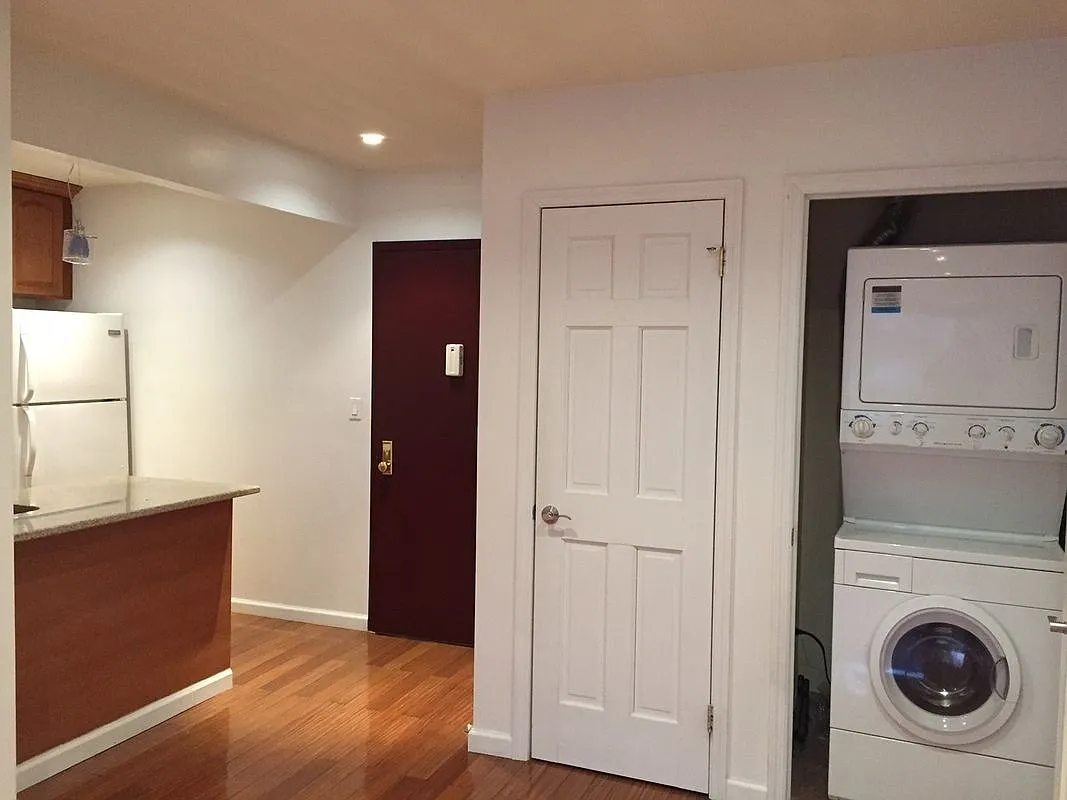 4333 42nd St APT 2A photo 1