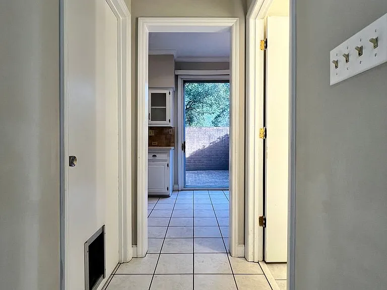 207 Forest View Ct — Photo 6