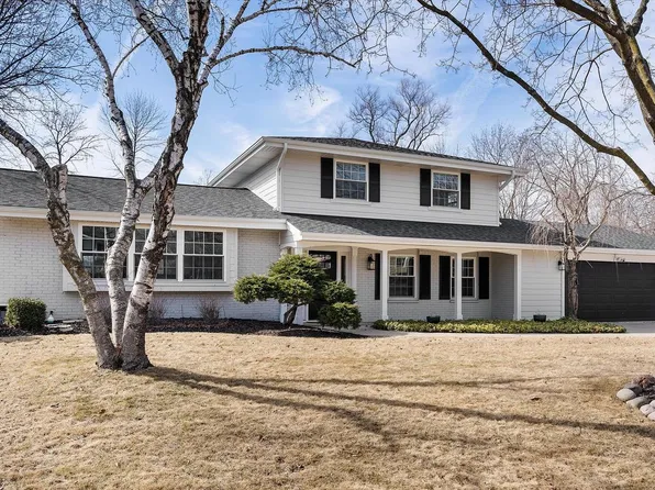 8541 North Pelham PARKWAY, Bayside, WI 53217