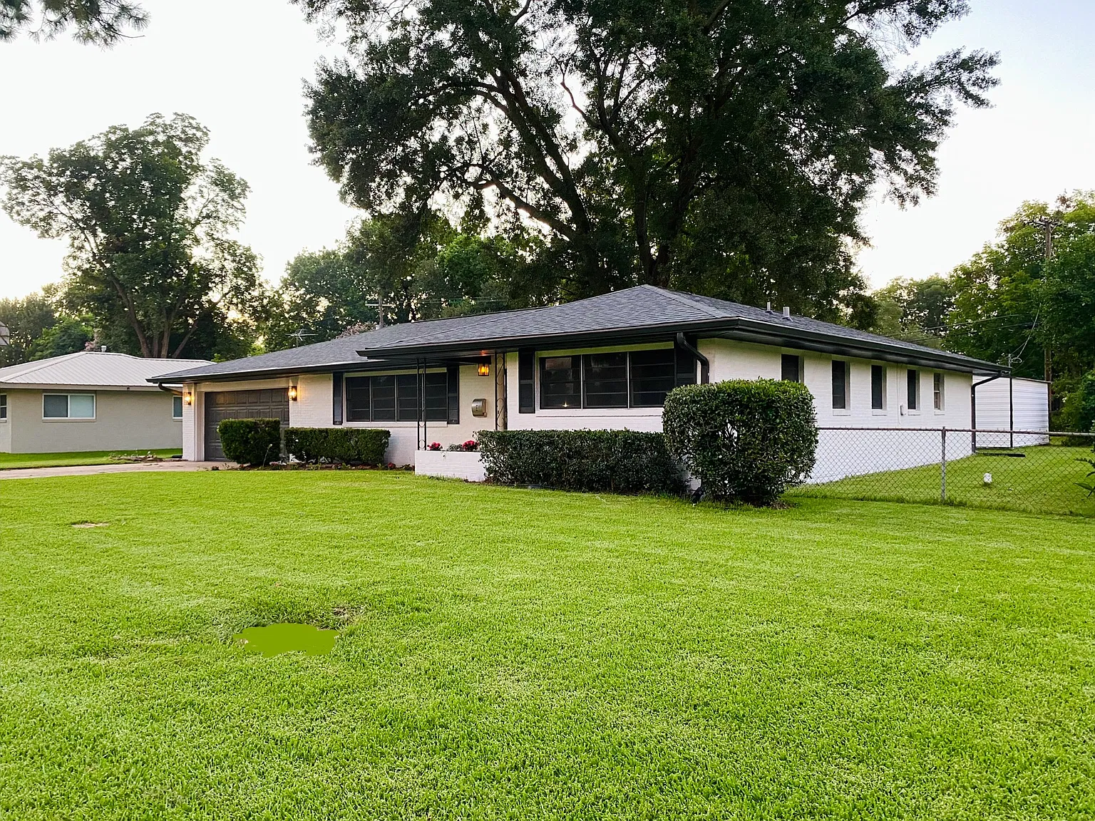 3 bed, 1811 sqft, $2,400 — Photo 1