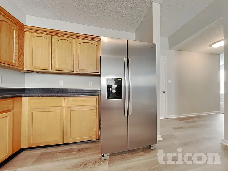 4279 Round Lake Bnd — Photo 6
