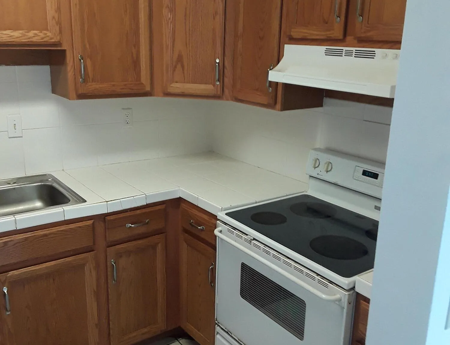 2 bed, 1.0 bath, 792 sqft, $1,850 — Photo 2