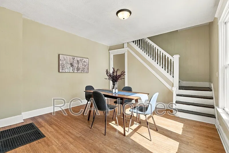 3 bed, 1.5 bath, 1700 sqft, $1,450 — Photo 2