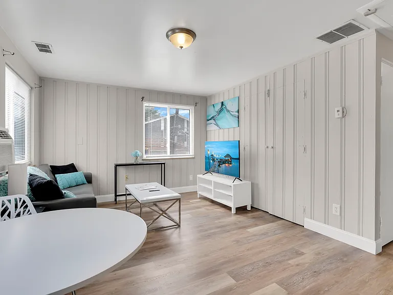 27 W 8th Ave #G — Photo 8