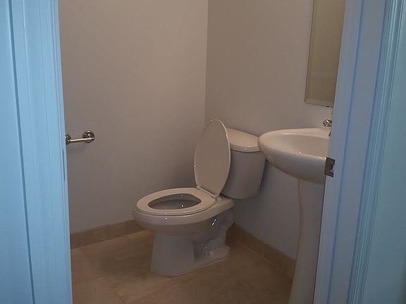 5th image of 901 N Penn St Unit F1306