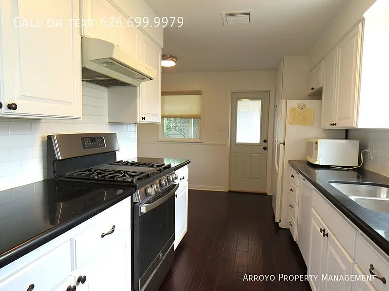 1165 Leonard Ave — Photo 11