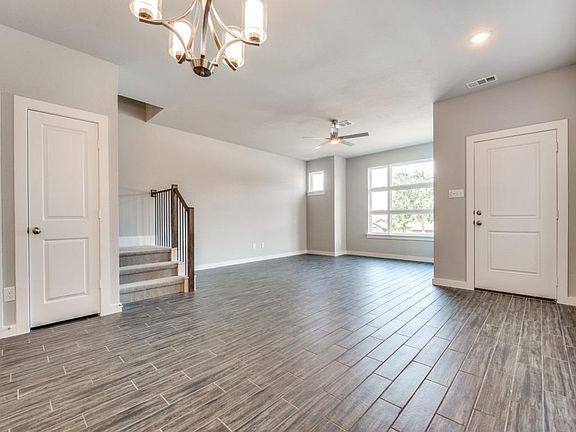 3rd image of 364 Oakbend Dr