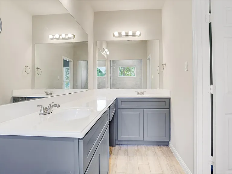 1045 Marcolin St #B — Photo 9