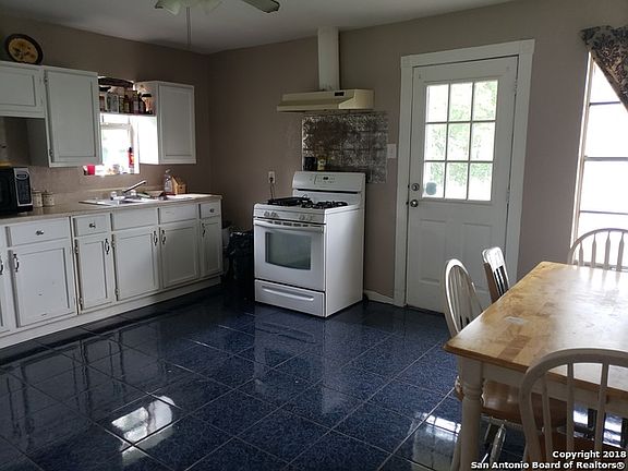 4th image of 2523 Aiken St