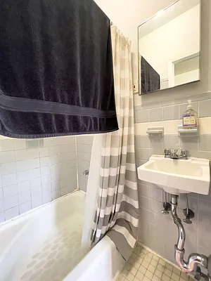 Rented by Denise Rosenblum, LREB | media 22