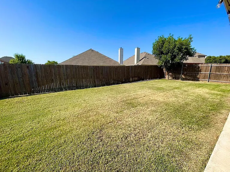 918 Witherby Ln — Photo 28
