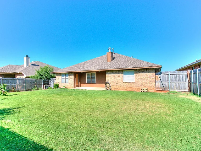 1708 Meadow Run Dr — Photo 29