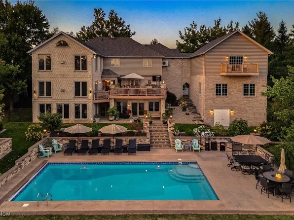 1505 Oak Run Ct, Mansfield, OH 44906