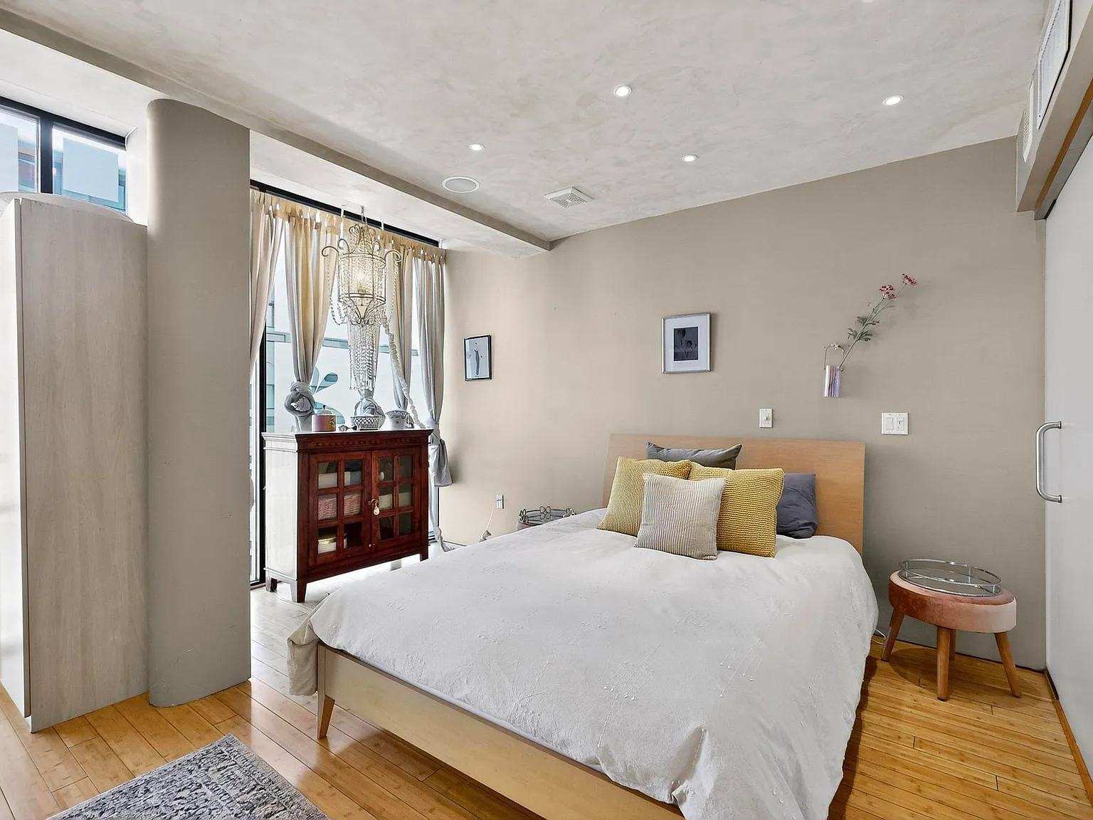 220 Copper Ave NW — Photo 1