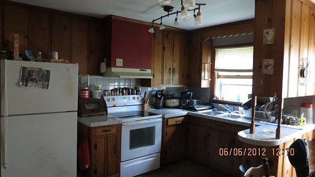 2nd image of 325 Leon Dr