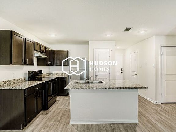5th image of 8521 Dosia St