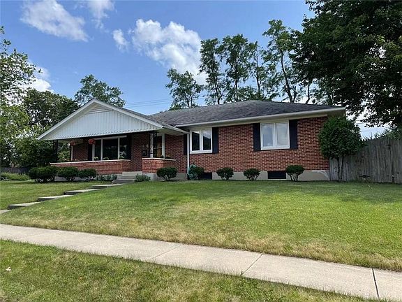 3rd image of 146 Lakeview Dr