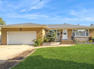 5018 Dobson St, Skokie, IL 60077