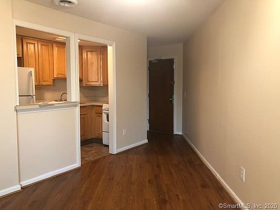 3rd image of 124 Biruta St #B10