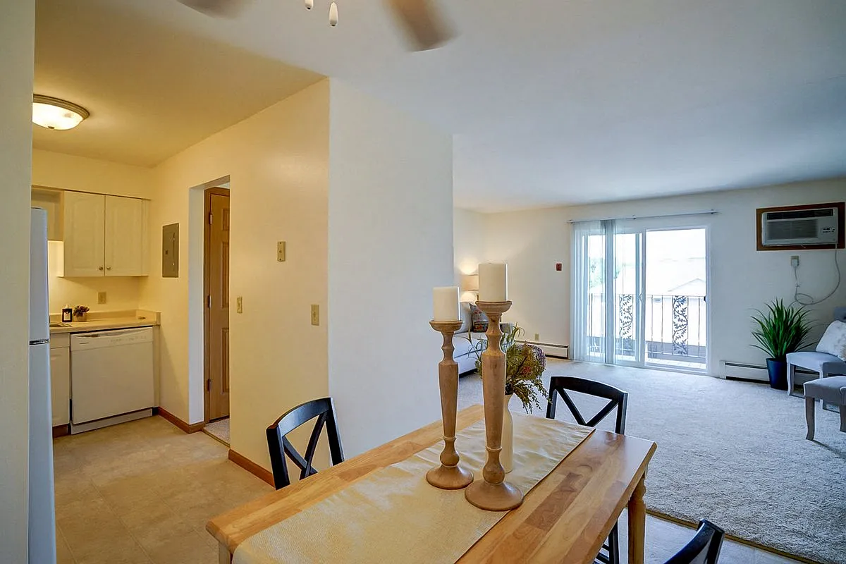 Guilford Apartments — Photo 1