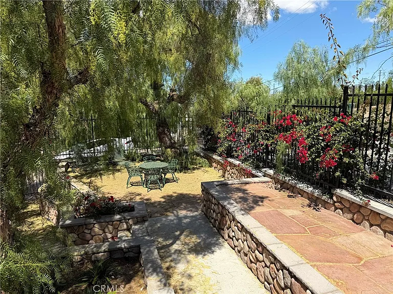 1790 E Burnett — Photo 20