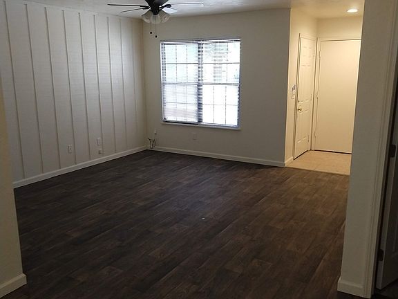 2nd image of 1711 Eisenhower St