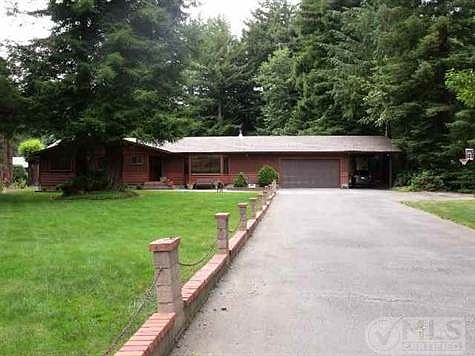 2nd image of 851 Ferndale Ln