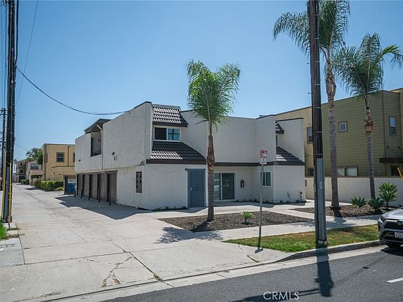 2nd image of 812 E Santa Ana Blvd