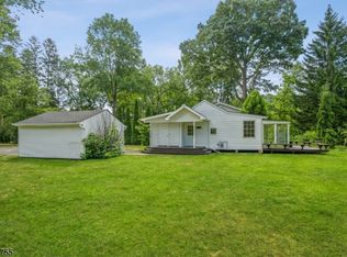 49 Island Ter, Oakland, NJ 07436