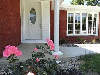 2nd image of 3939 Lakeshore Dr