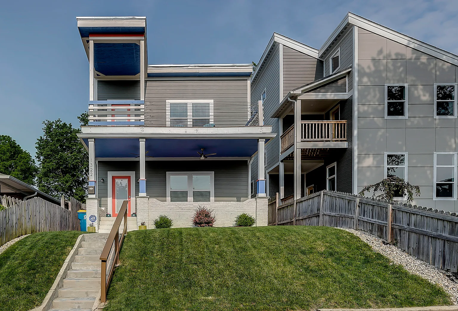 1322 Laurel St photo 1