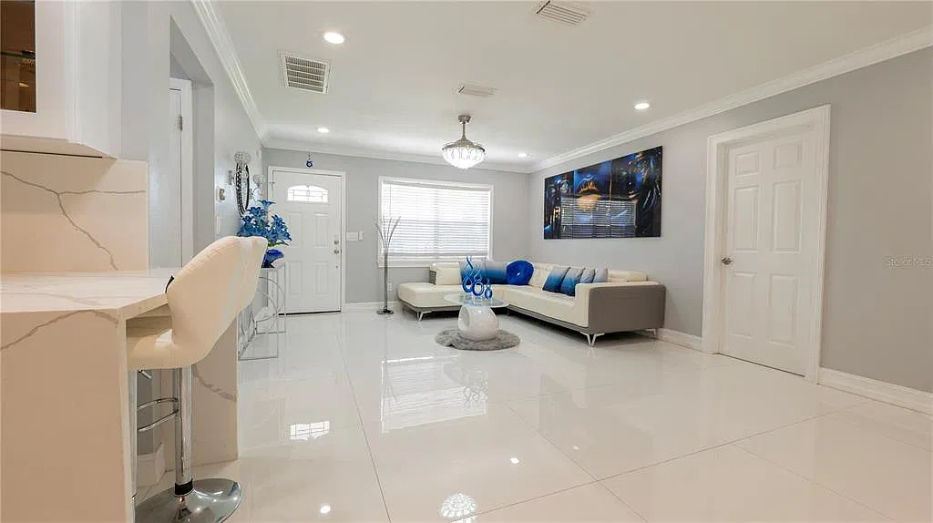 3 bed, 2.0 bath, 1289 sqft, $3,000 — Photo 4