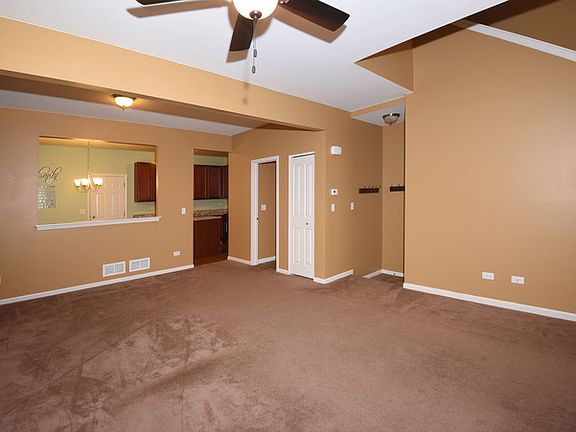 4th image of 3643 Hyde Park Ct