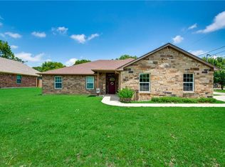 331 E Bonham St, Tom Bean, TX 75491