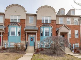 101 Station Park Cir, Grayslake, IL 60030