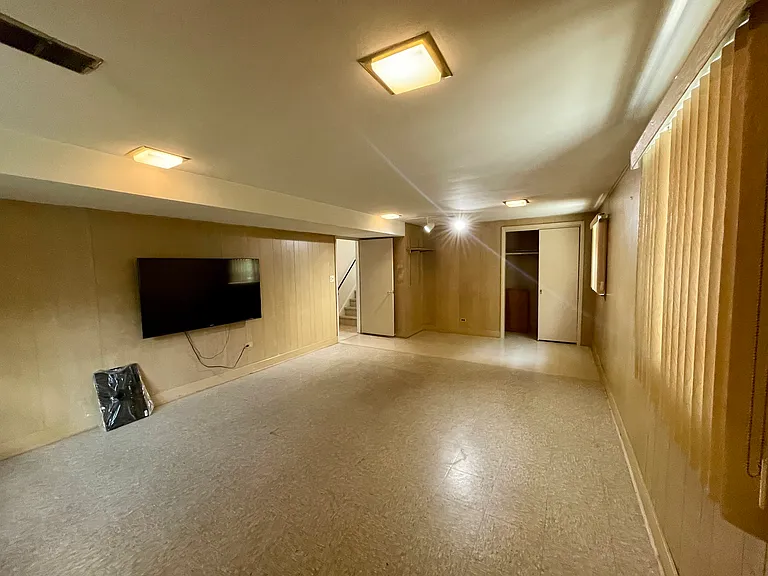 7150 N Crawford Ave — Photo 19