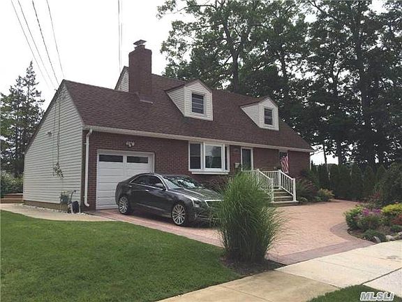 2nd image of 504 Christie St