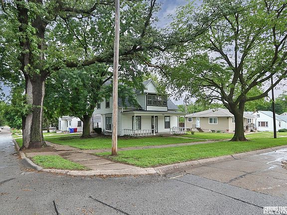 3rd image of 703 Thorne St