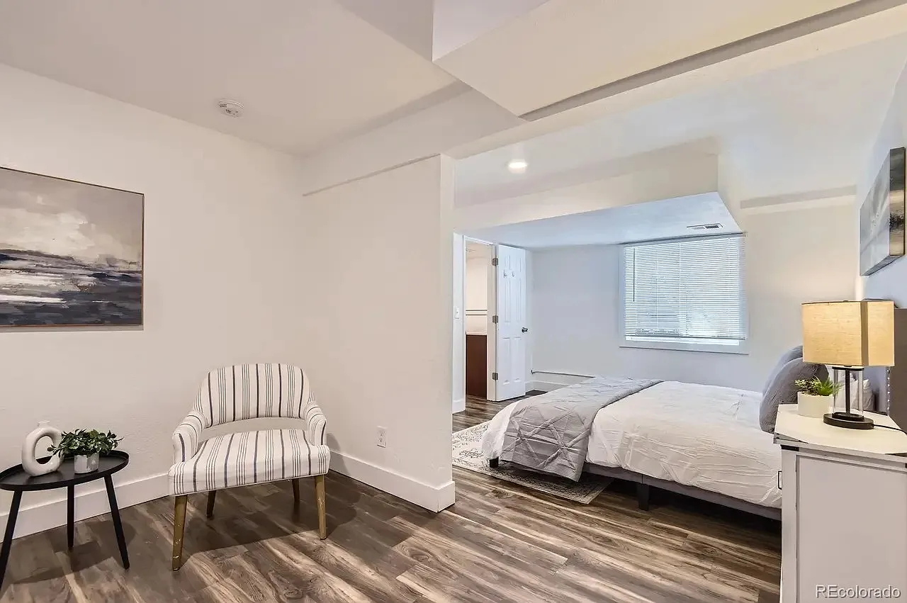 2 bed, 960 sqft, $1,900 — Photo 2