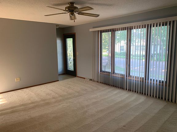 3rd image of 121 N Lincoln Ave