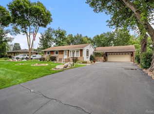 52550 Brentwood Dr, Shelby Township, MI 48316