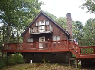 804 Canyon Ct, Lords Valley, PA 18428