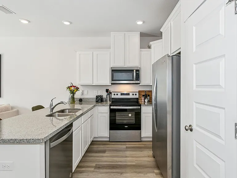 9536 Nature Creek Cir — Photo 4