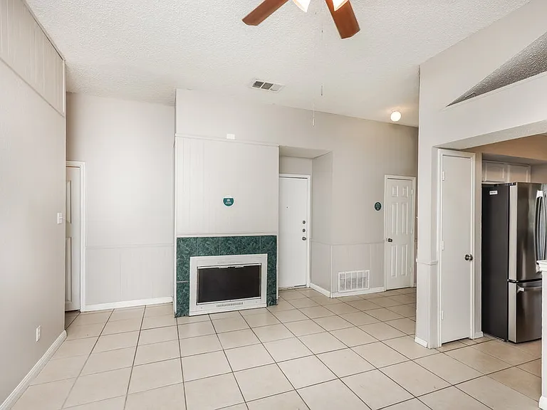 1416 Horncastle St — Photo 4
