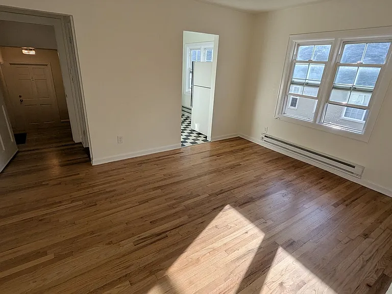 1308 SE 36th Ave — Photo 2